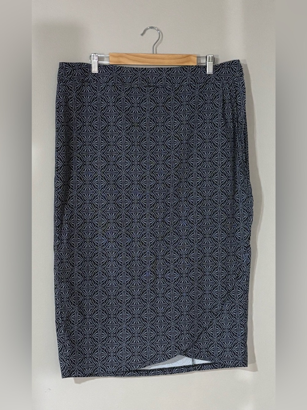 Ripskirt Hawaii Black Geometric Swim Coverup Wrap Sarong